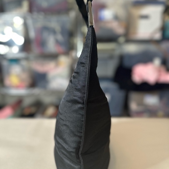Tom Ford’s GUCCI Shoulder Bag Satin Black - Picture 3 of 13